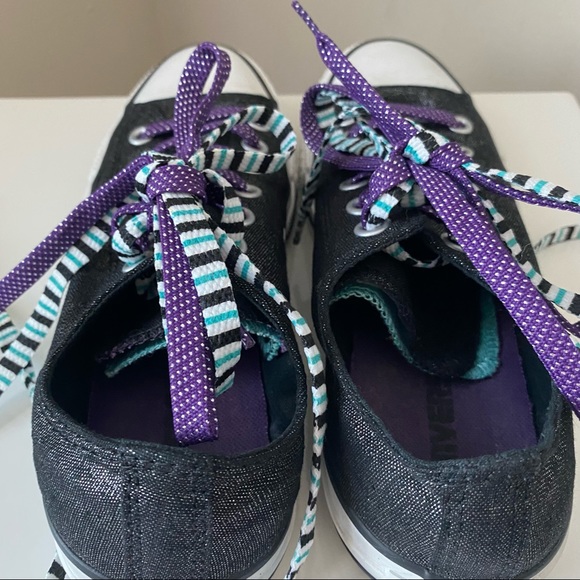 Black Converse Sneakers with metallic black finish and two sets of laces - Picture 9 of 16